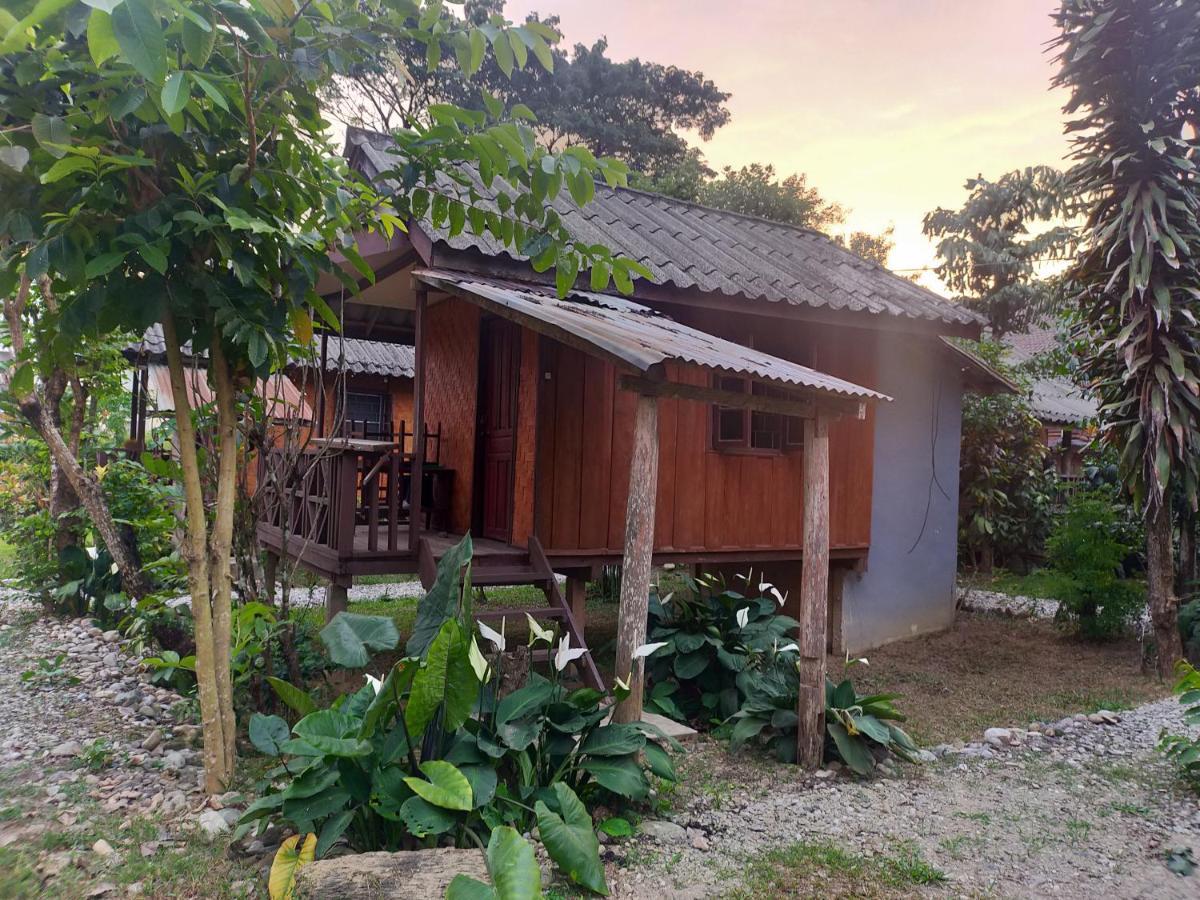 Pasanchai Bungalow Vang Vieng Eksteriør billede