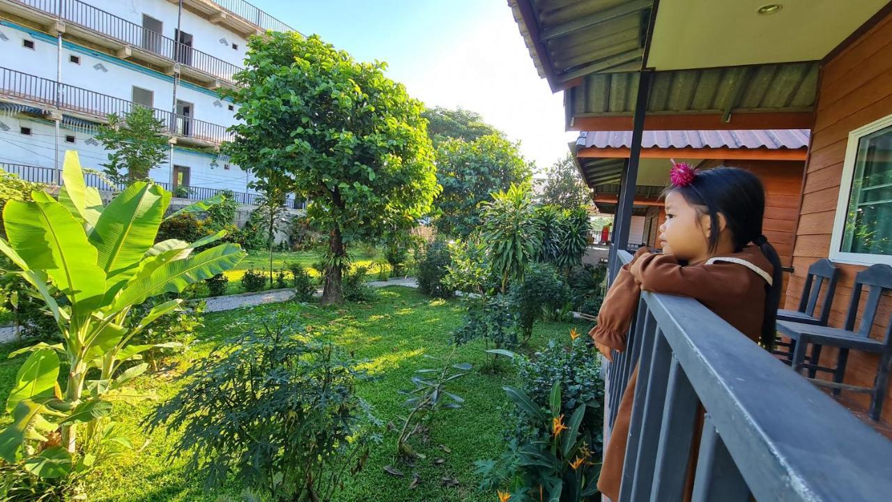 Pasanchai Bungalow Vang Vieng Eksteriør billede