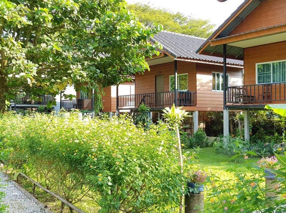 Pasanchai Bungalow Vang Vieng Eksteriør billede