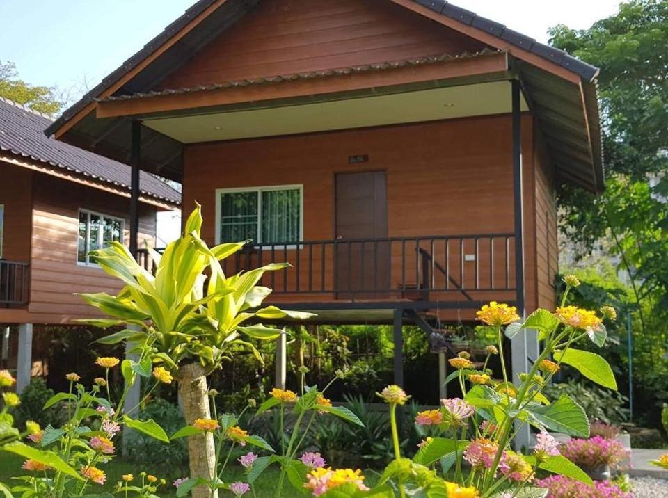 Pasanchai Bungalow Vang Vieng Eksteriør billede