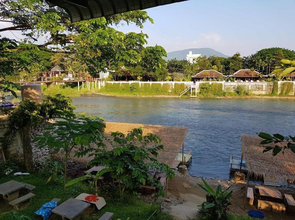 Pasanchai Bungalow Vang Vieng Eksteriør billede