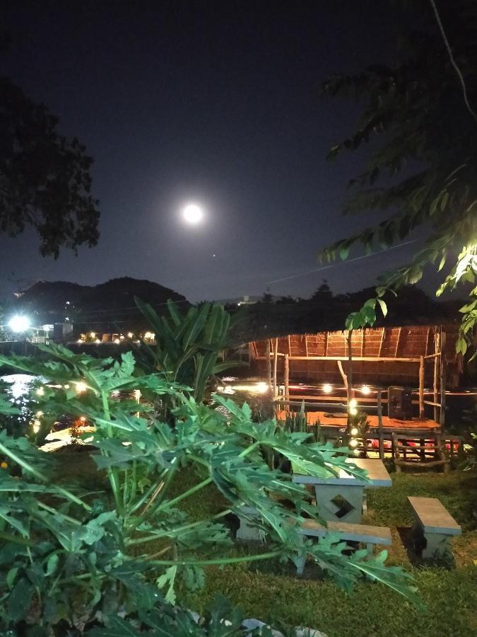 Pasanchai Bungalow Vang Vieng Eksteriør billede